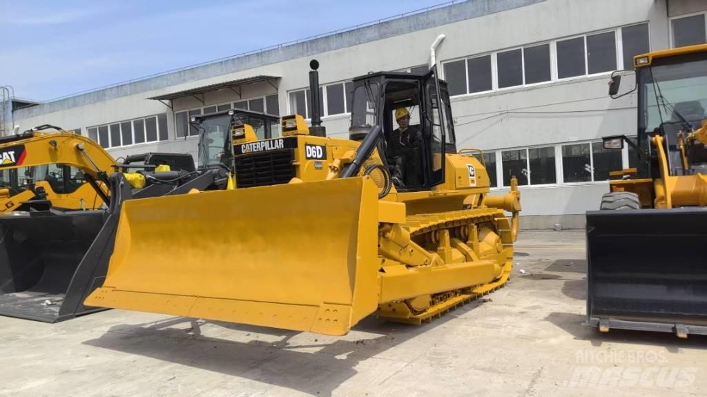 CAT D 6 D Верижни булдозери
