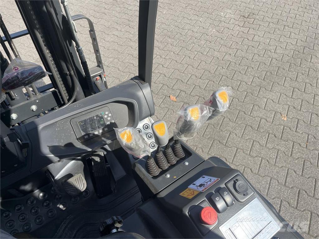 Bobcat B18NS Електрически вилични кари-повдигачи