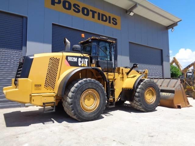 CAT 982 M Колесни товарачи