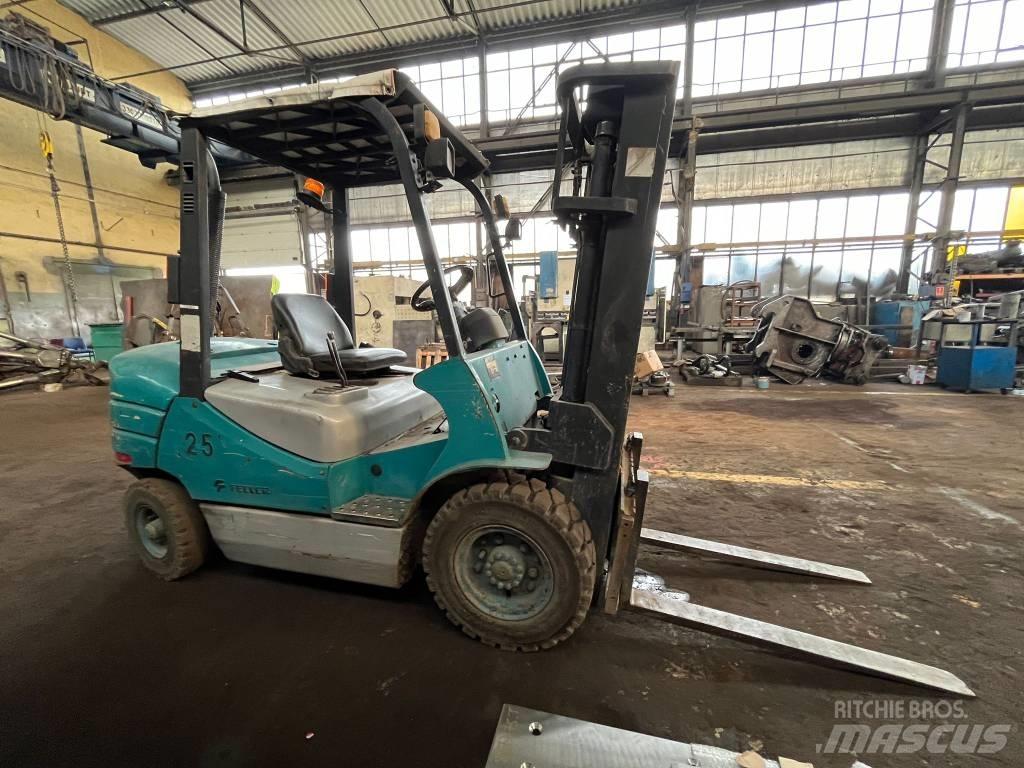 Feeler FD25TCJ Дизелови камиони