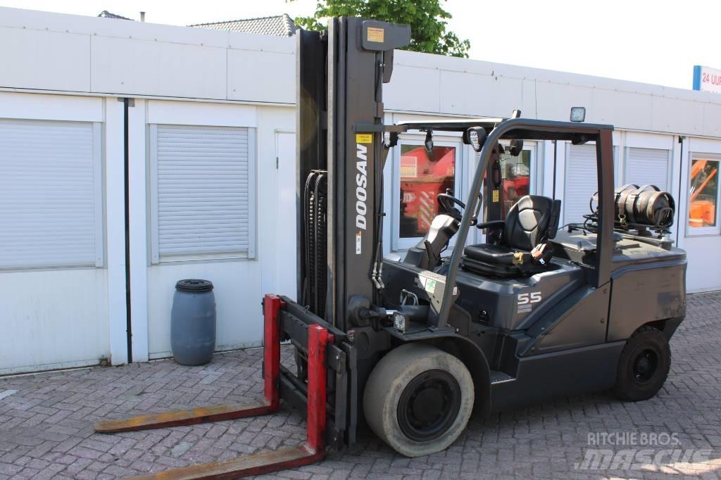 Doosan G 55 C-7 Камиони с АГУ