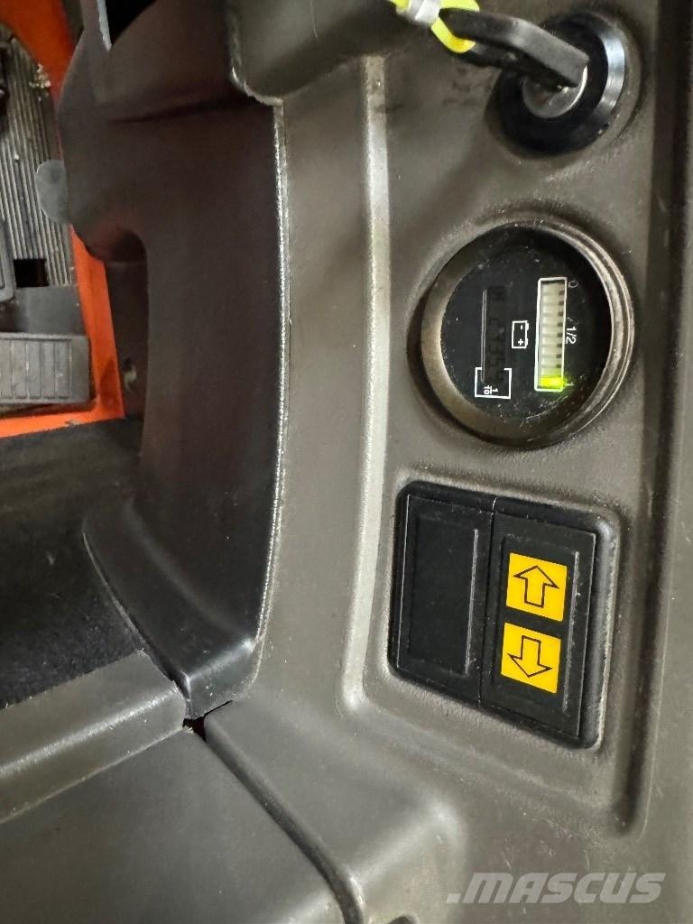 Toyota SRE135L Самоходни товарачи