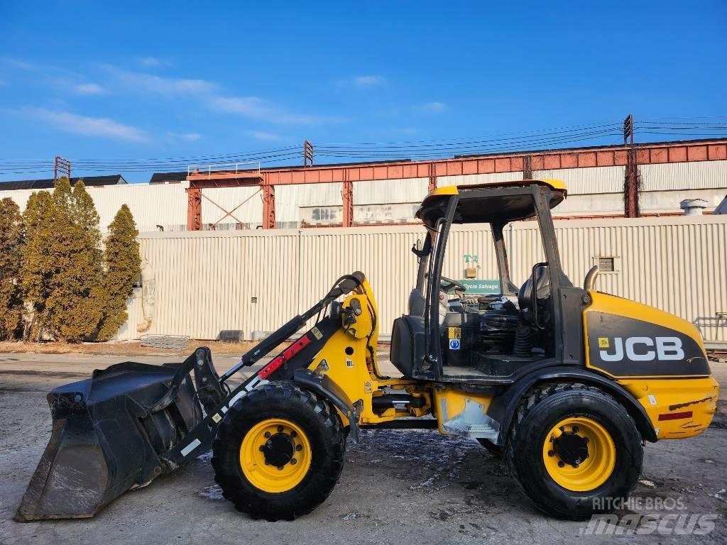 JCB 406 B Колесни товарачи