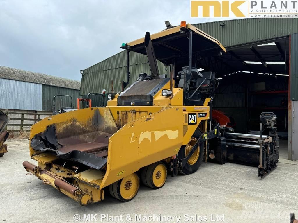 CAT AP 500 F Машини за асфалт