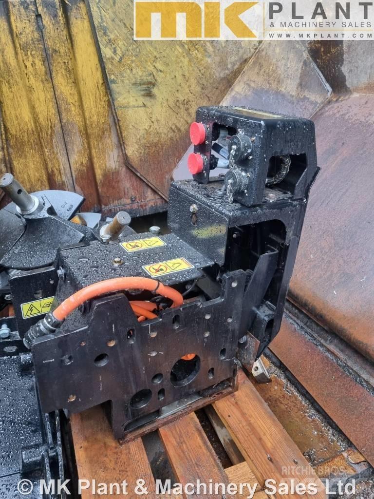 CAT AP 500 F Машини за асфалт