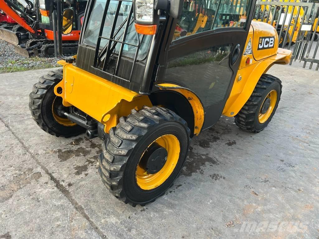 JCB 520-40 Телескопични товарачи