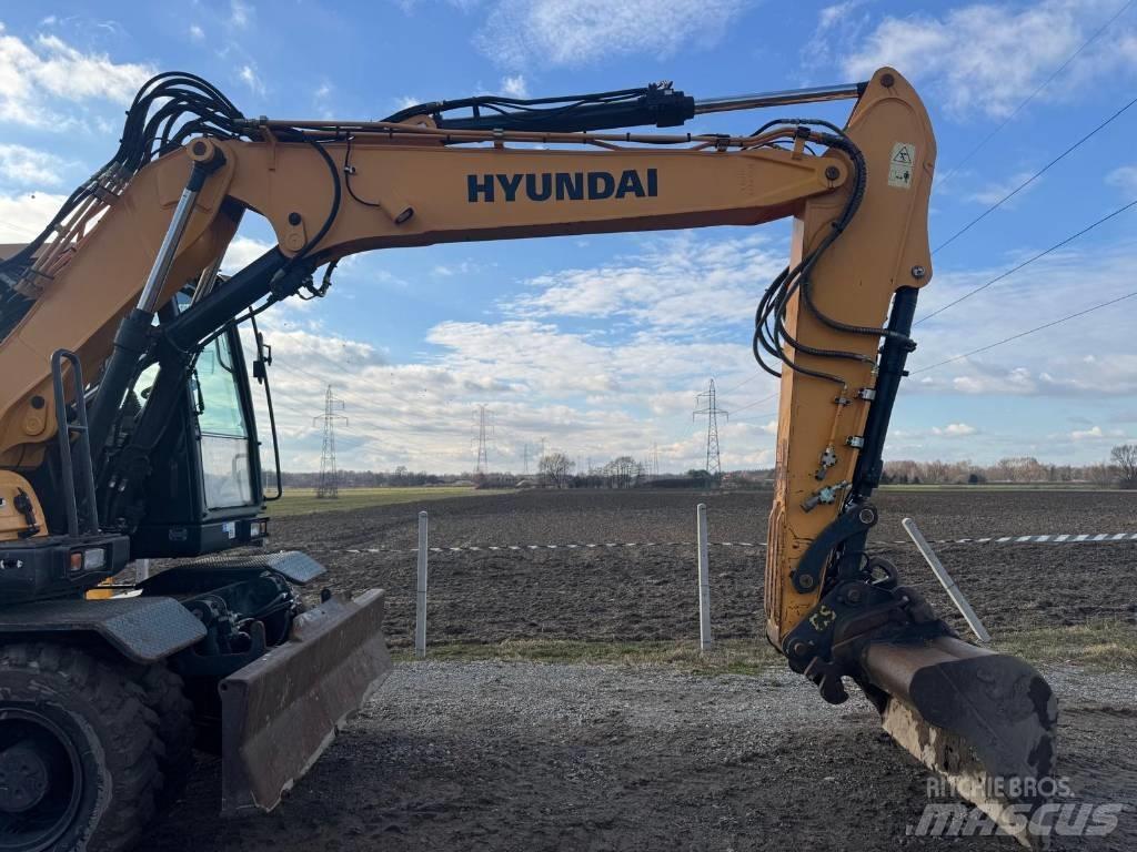 Hyundai HW140 Колесни екскаватори