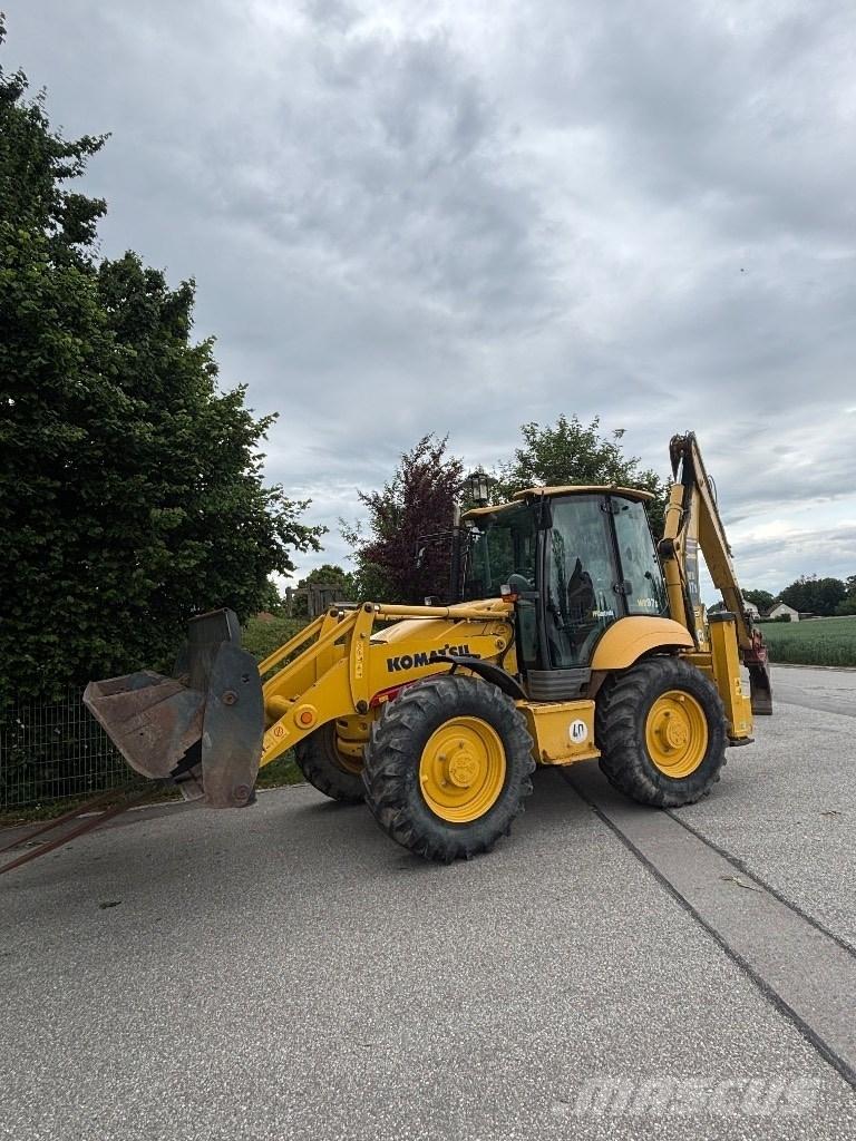 Komatsu WB 97 S Товарач със заден ексватор