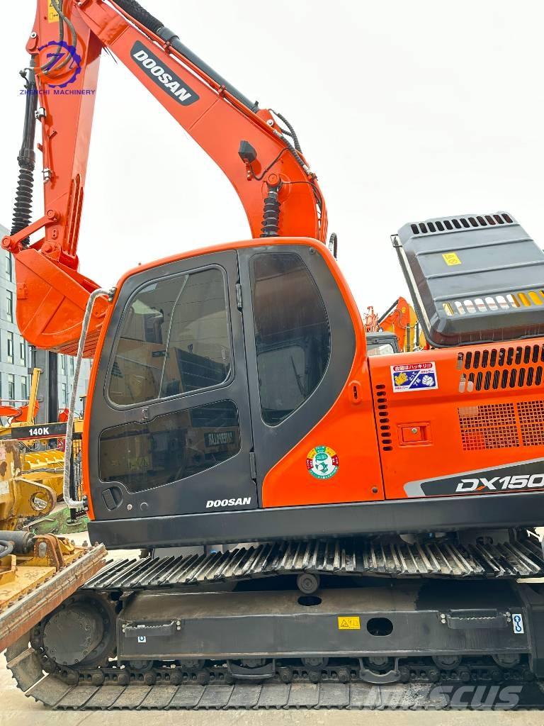 Doosan DX 150 Средни екскаватори 7т - 12т