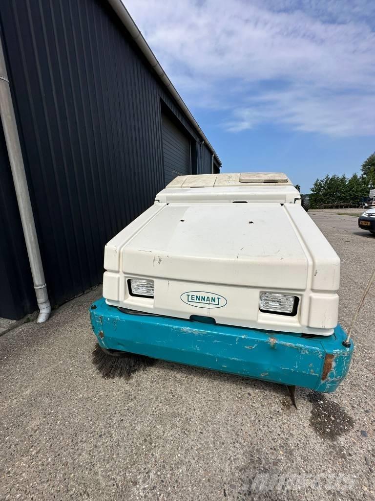 Tennant 8410 Автоматични метачки с четки