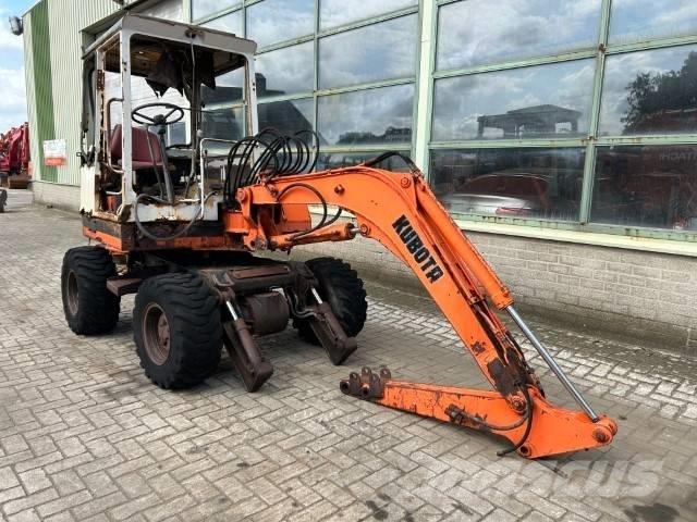 Kubota KH 16- W Колесни екскаватори