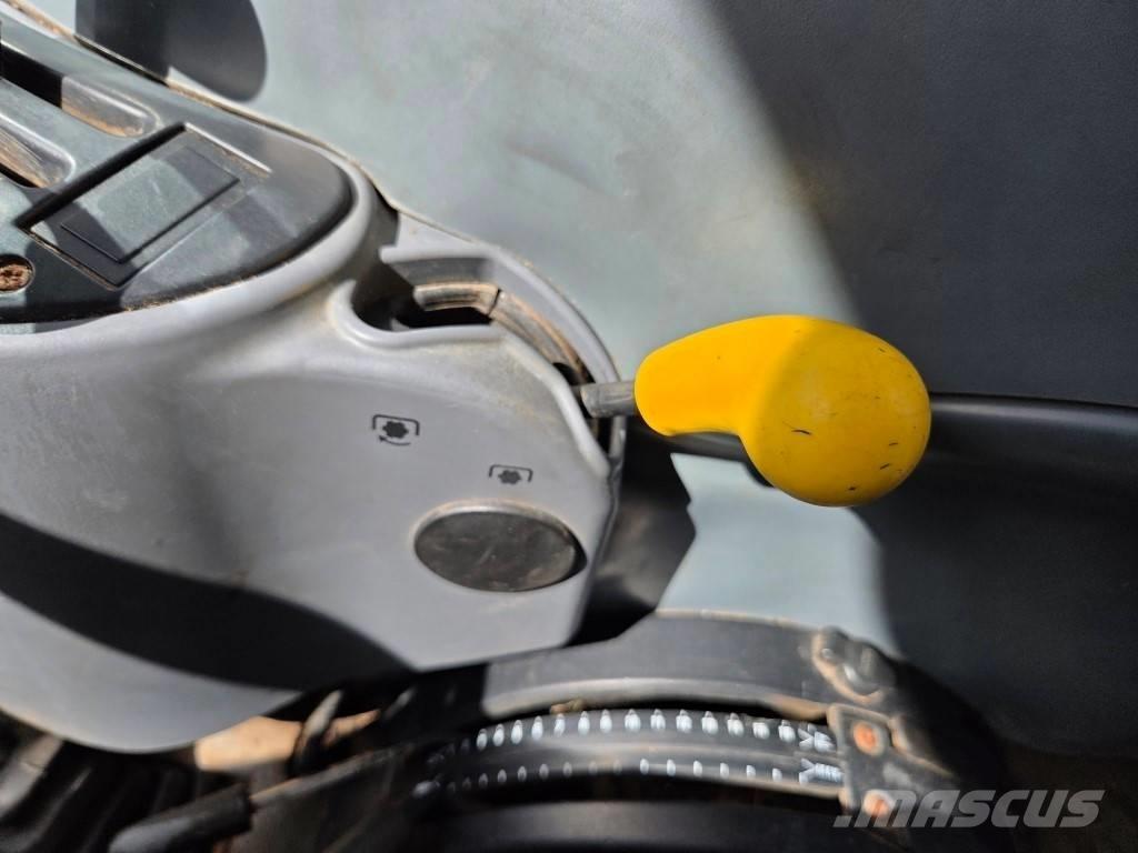 New Holland TN 75 D Трактори