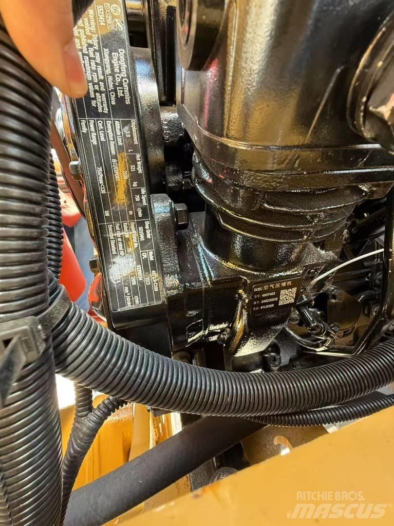 CAT 420 F Товарач със заден ексватор
