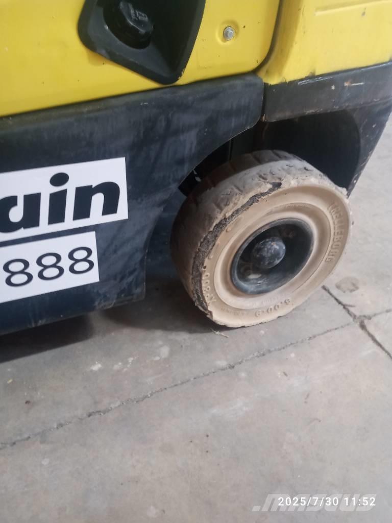 Hyster H 2.5 XT Дизелови камиони