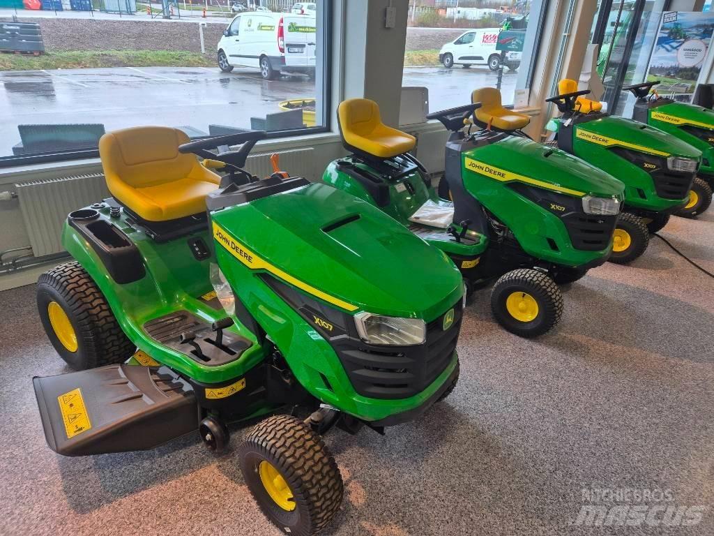John Deere X 107 Тракторни косачки