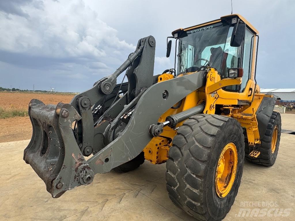 Volvo L90F Колесни товарачи