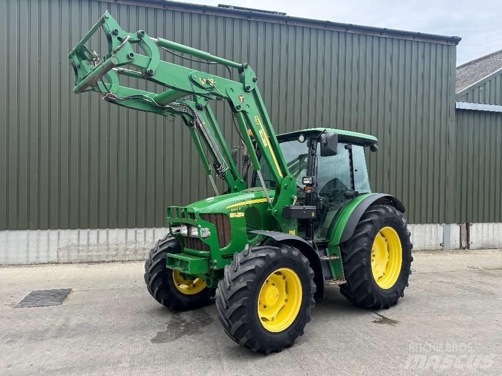 John Deere 5100 R Трактори