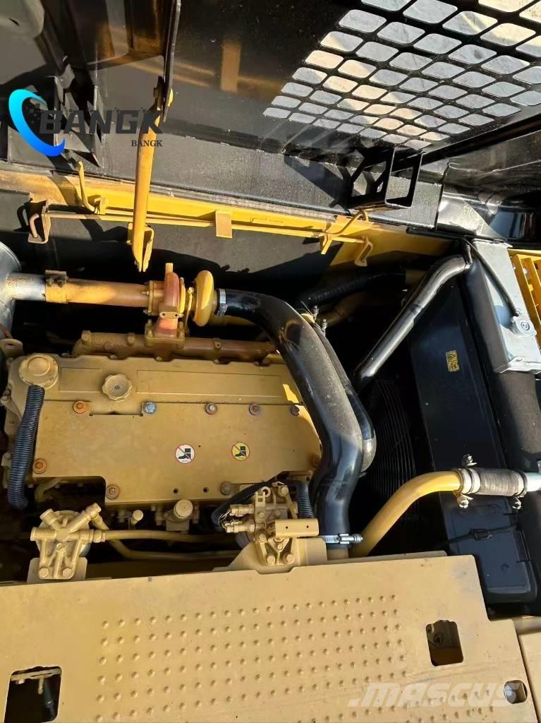 CAT 320 D Верижен екскаватор