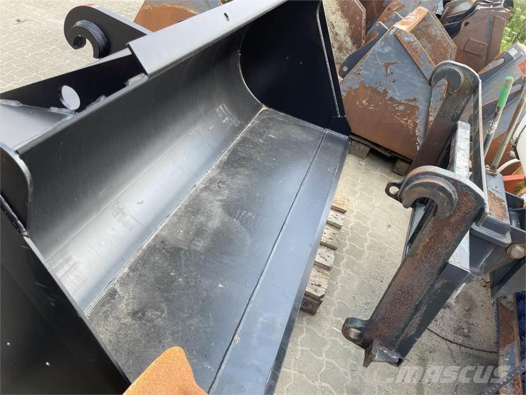 JST Læsseskovl, JST Кофи