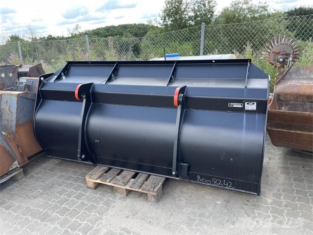 JST Læsseskovl, JST Кофи