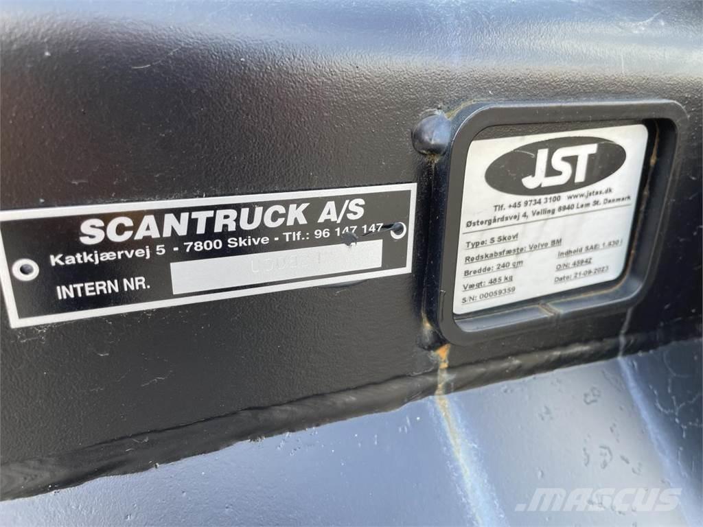 JST Læsseskovl, JST Кофи