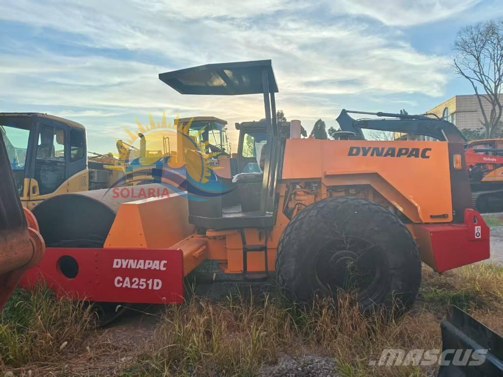Dynapac CA 251 D Еднобарабанни ролки
