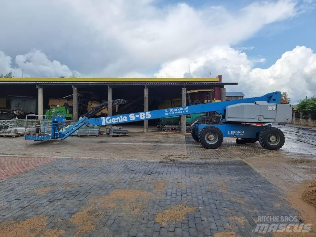 Genie S 85 4X4 Телескопични повдигачи
