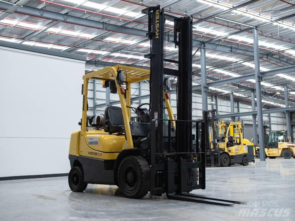 Hyster H2.5XT Камиони с АГУ