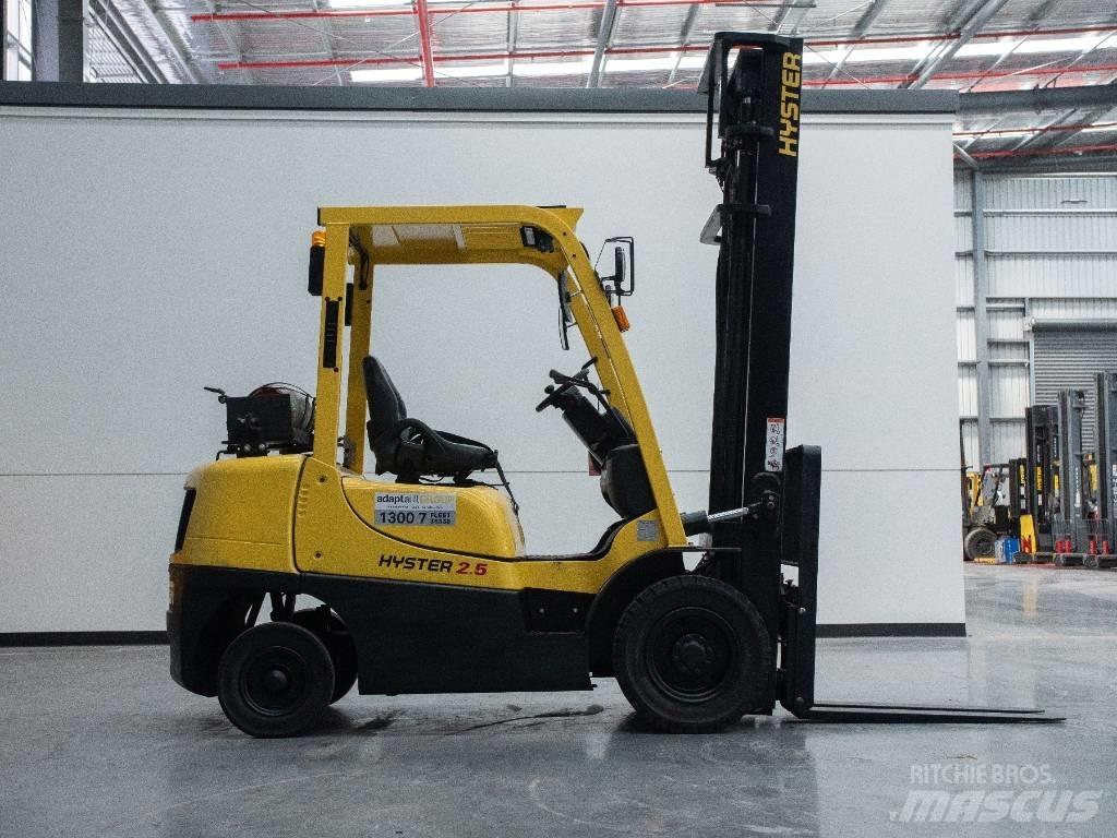 Hyster H2.5XT Камиони с АГУ