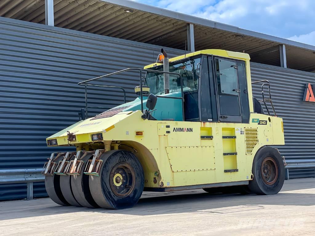 Ammann AP 240 Пневматични гумени  ролки
