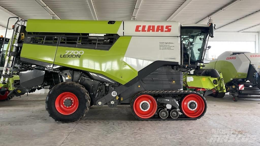 CLAAS LEXION 7700 TT Комбайни
