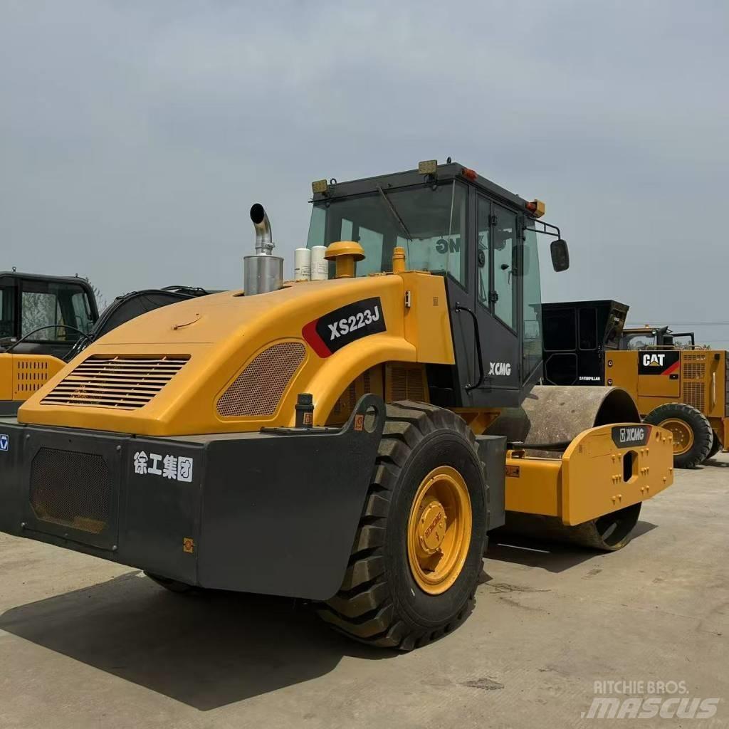 XCMG XS 223 J Еднобарабанни ролки
