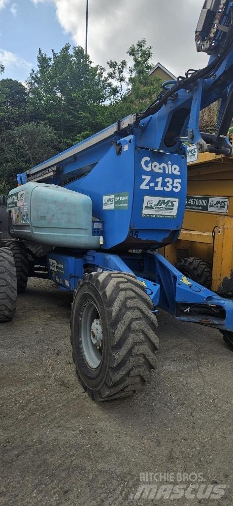 Genie Z 135/70 Съчленени стрелови подемници