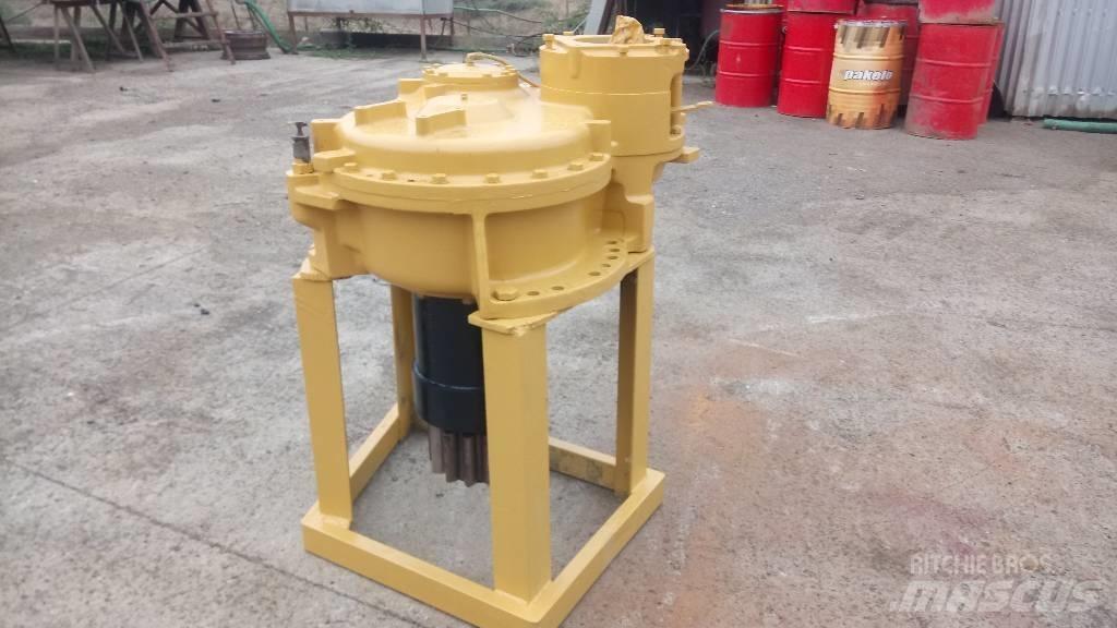 CAT 245 Предаване