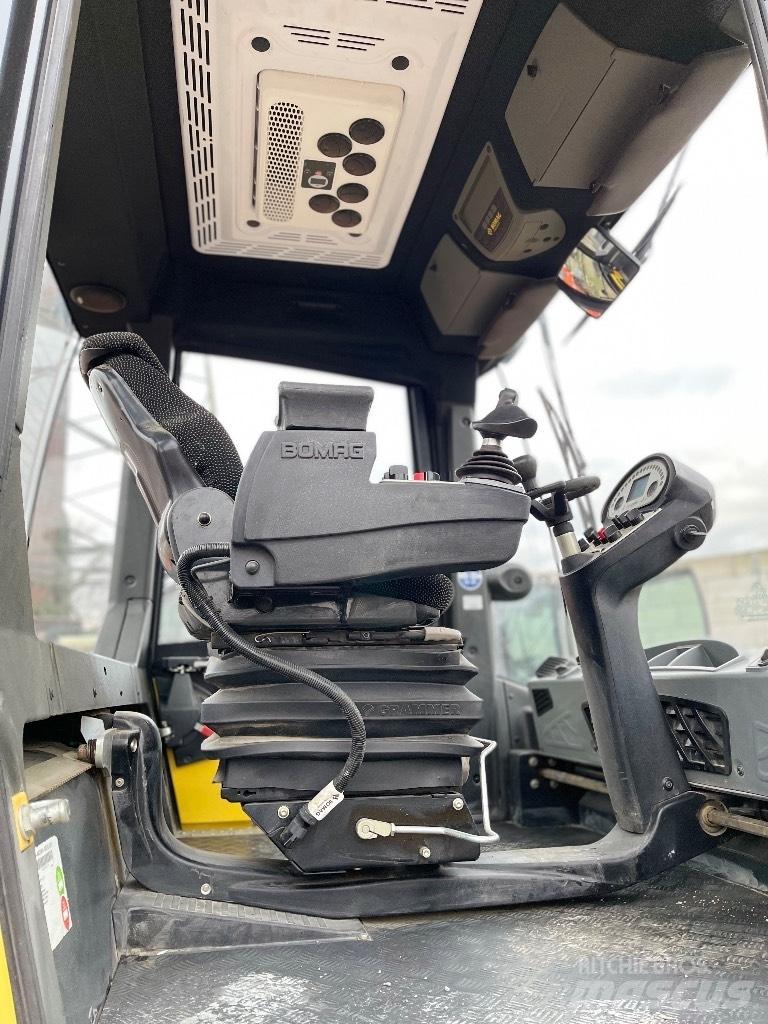 Bomag 161AD-5 Двойни барабанни ролки
