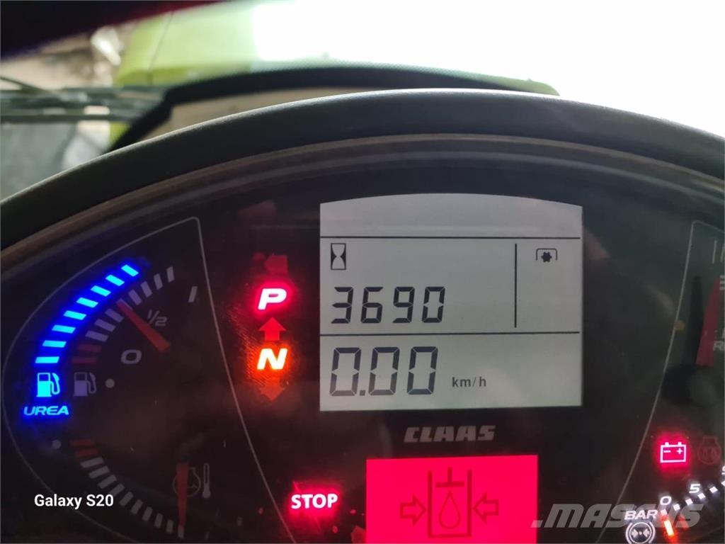 CLAAS Axion 810 Трактори