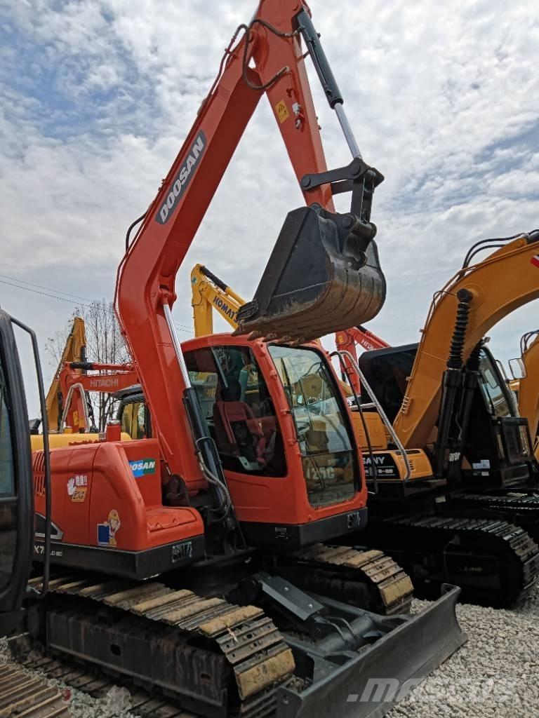 Doosan DX 75 Верижен екскаватор