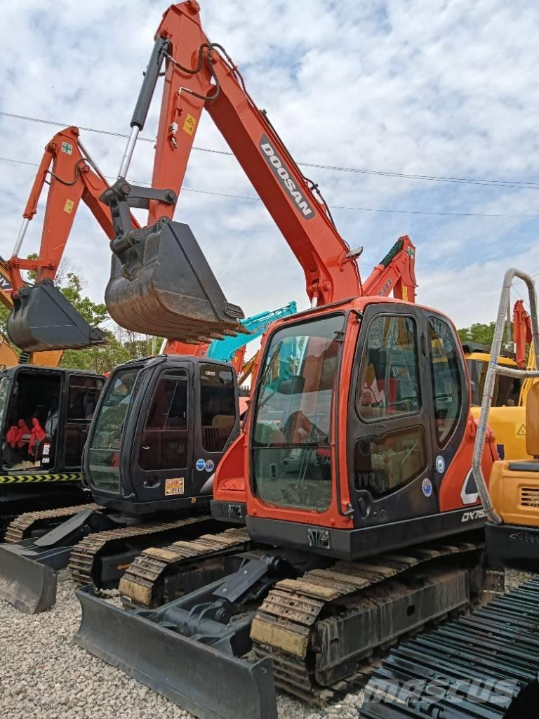 Doosan DX 75 Верижен екскаватор