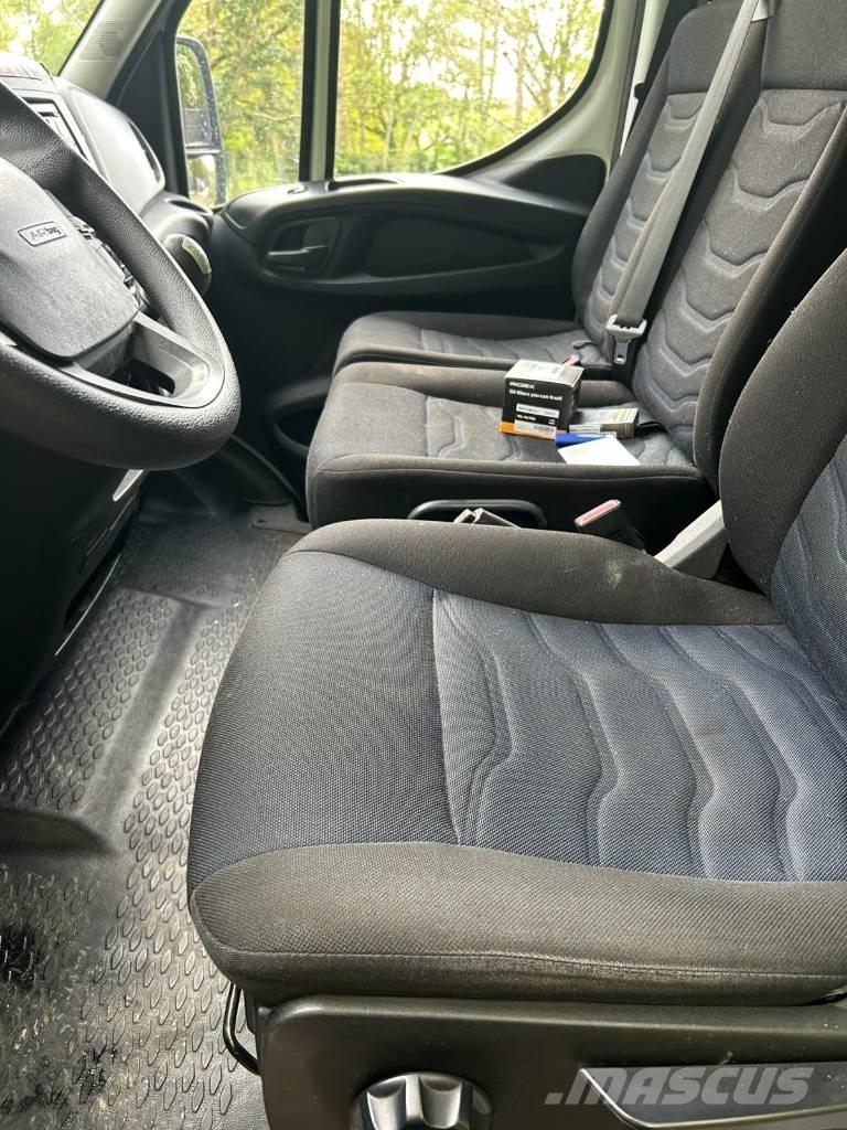 Iveco Daily 35C16 Фургони
