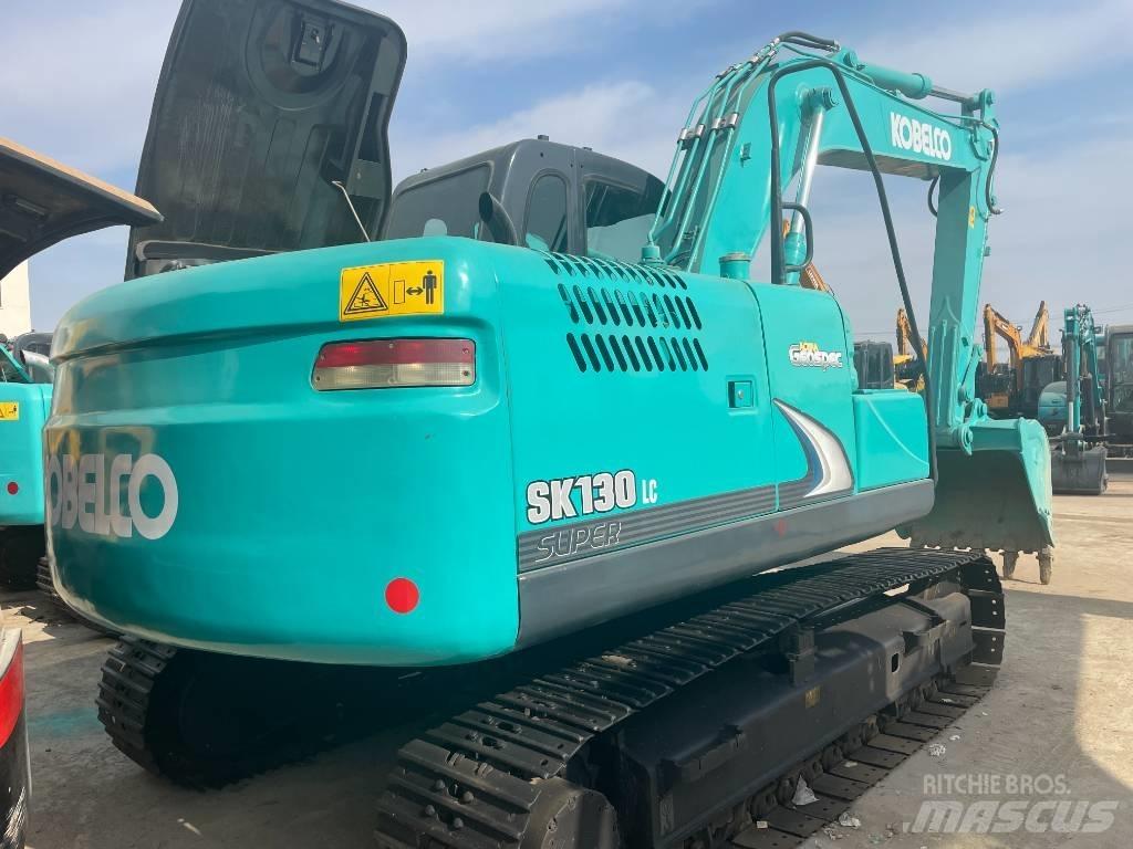 Kobelco 130 Средни екскаватори 7т - 12т