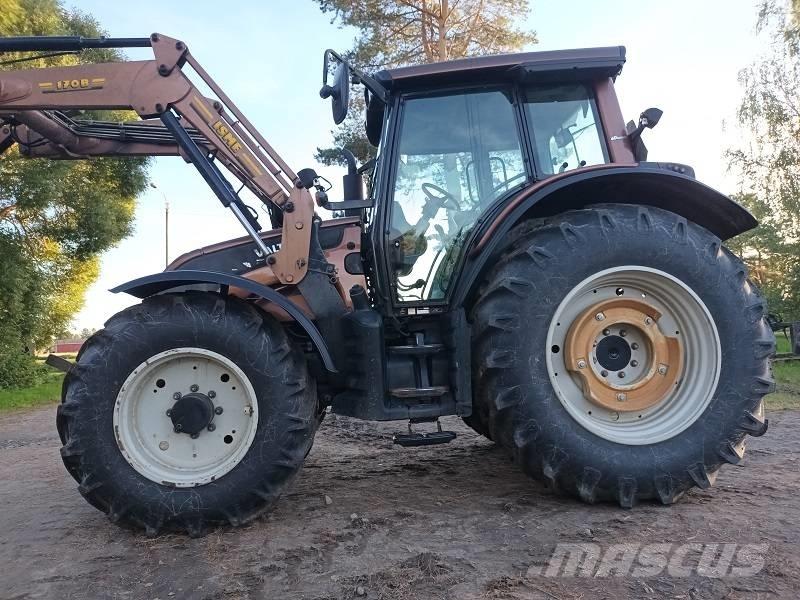 Valtra N 141 Трактори