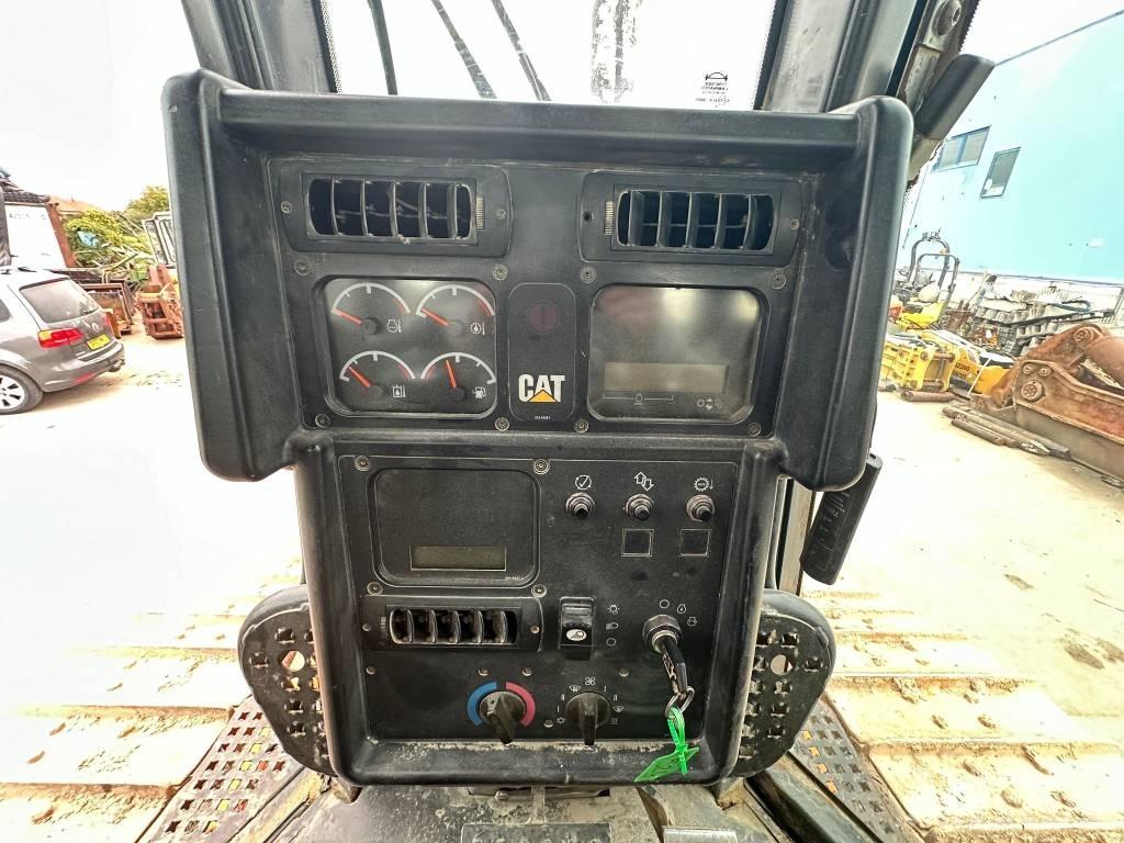 CAT D 6 N LGP Верижни булдозери
