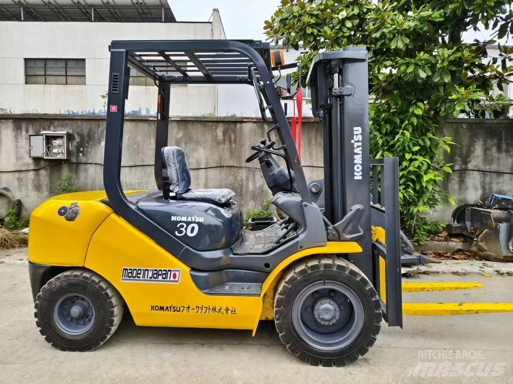 Komatsu FD 30 T-17 Дизелови камиони
