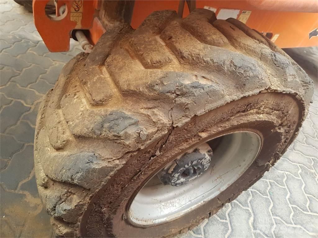 JLG 460SJ Телескопични повдигачи
