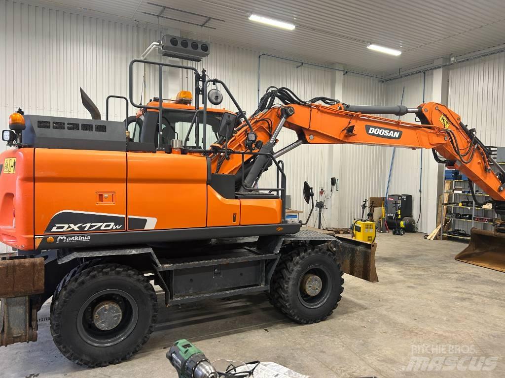 Doosan DX170W-5 Колесни екскаватори