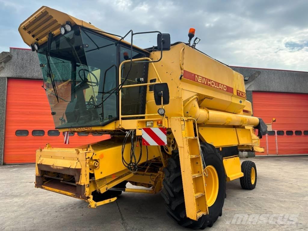 New Holland TX 32 Комбайни
