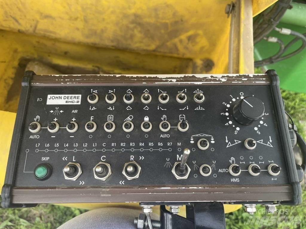 John Deere 840 i Прикачни пръскачки
