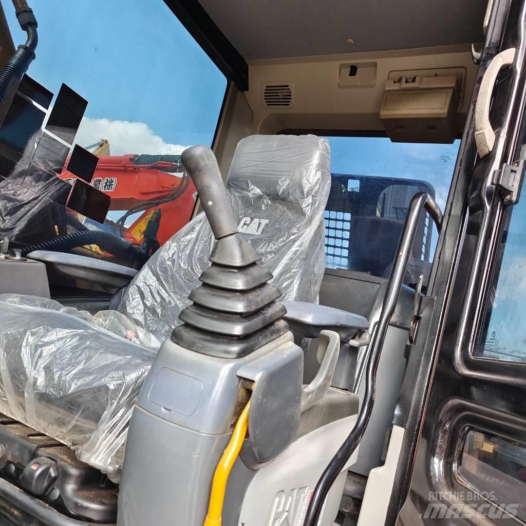 CAT 320 D Верижен екскаватор