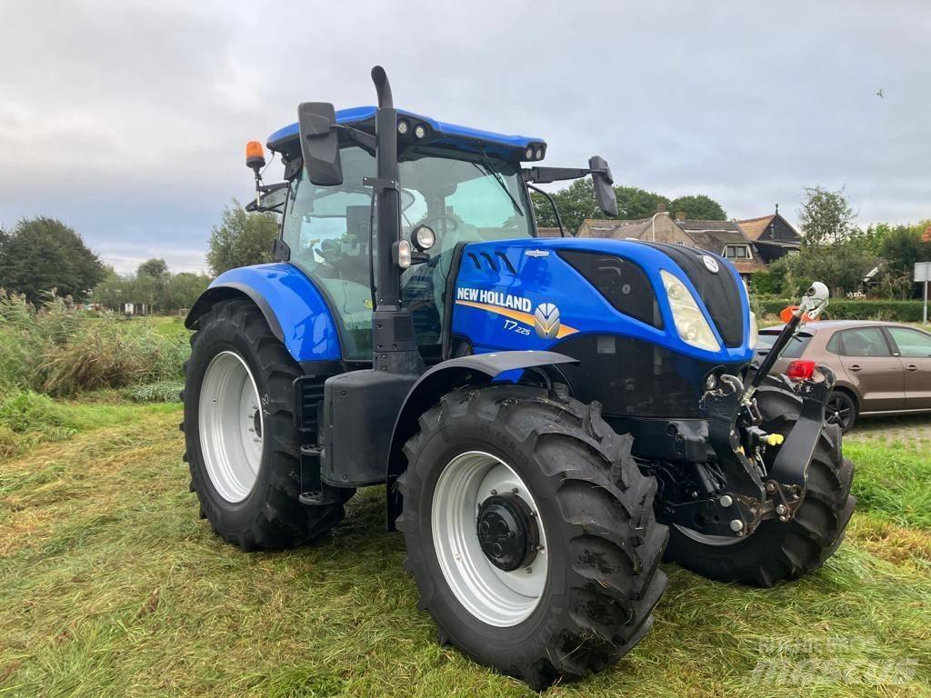 New Holland T7.225 Трактори
