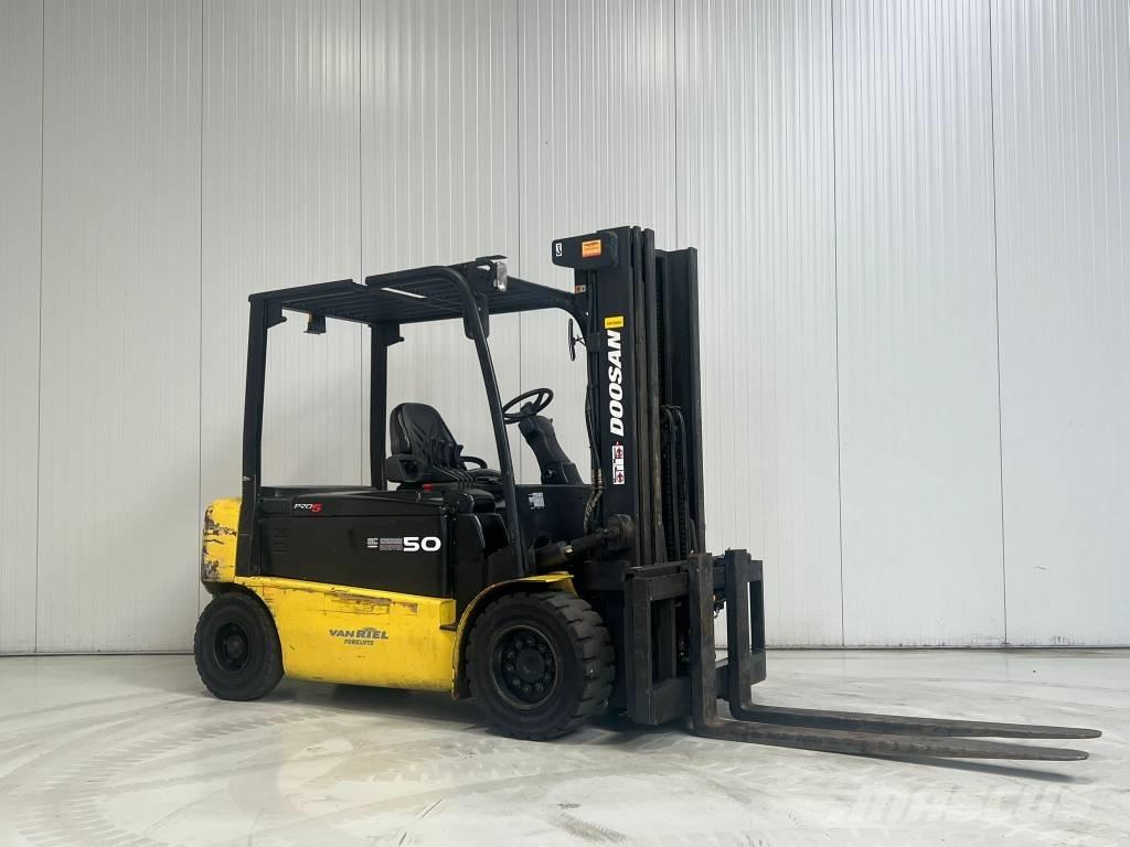 Doosan B50X-5 Електрически вилични кари-повдигачи
